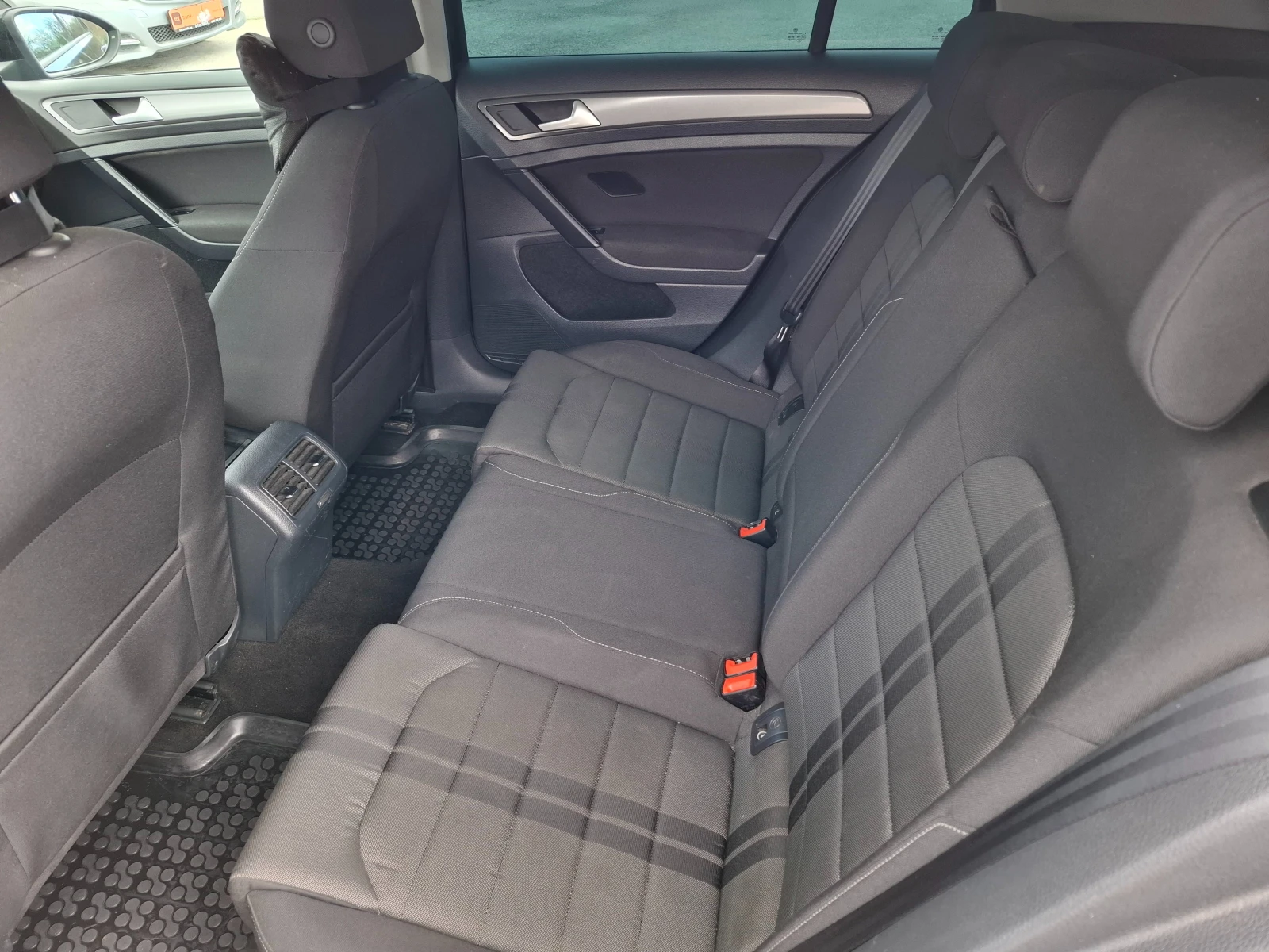 VW Golf 1.6 TDI AVTOMAT NAVI - изображение 7