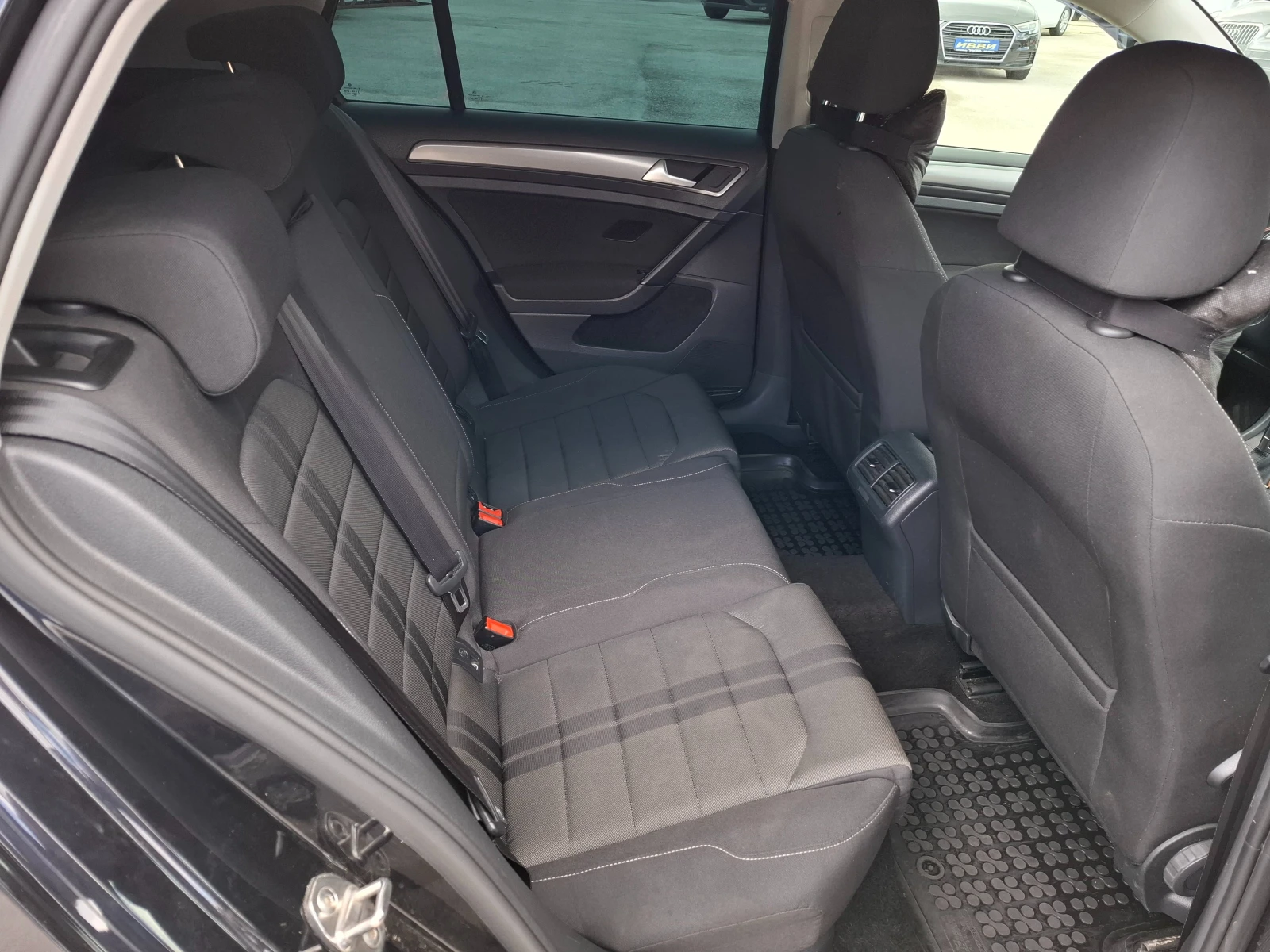 VW Golf 1.6 TDI AVTOMAT NAVI - изображение 9