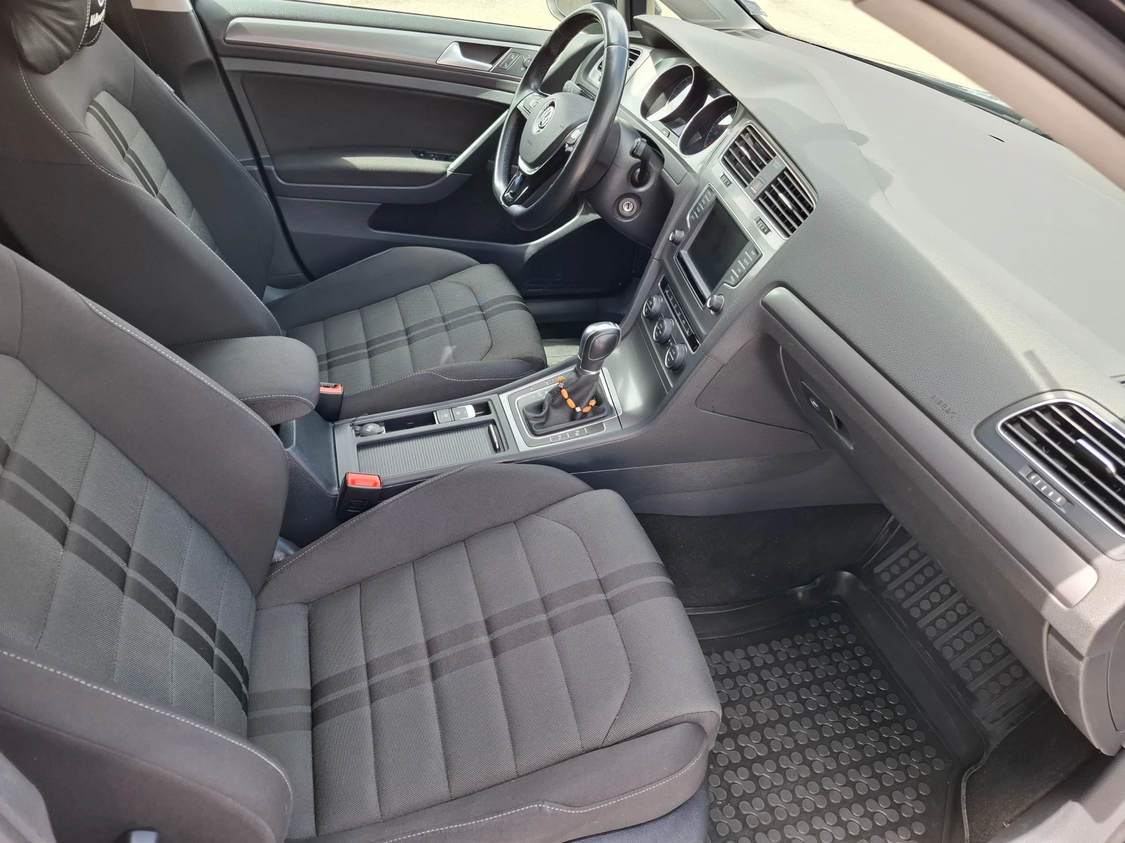 VW Golf 1.6 TDI AVTOMAT NAVI - изображение 6