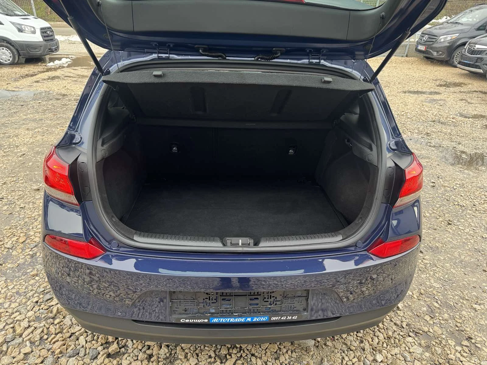 Hyundai I30 1.6DIESEL* NAVI* FULL* EVRO6 - изображение 10