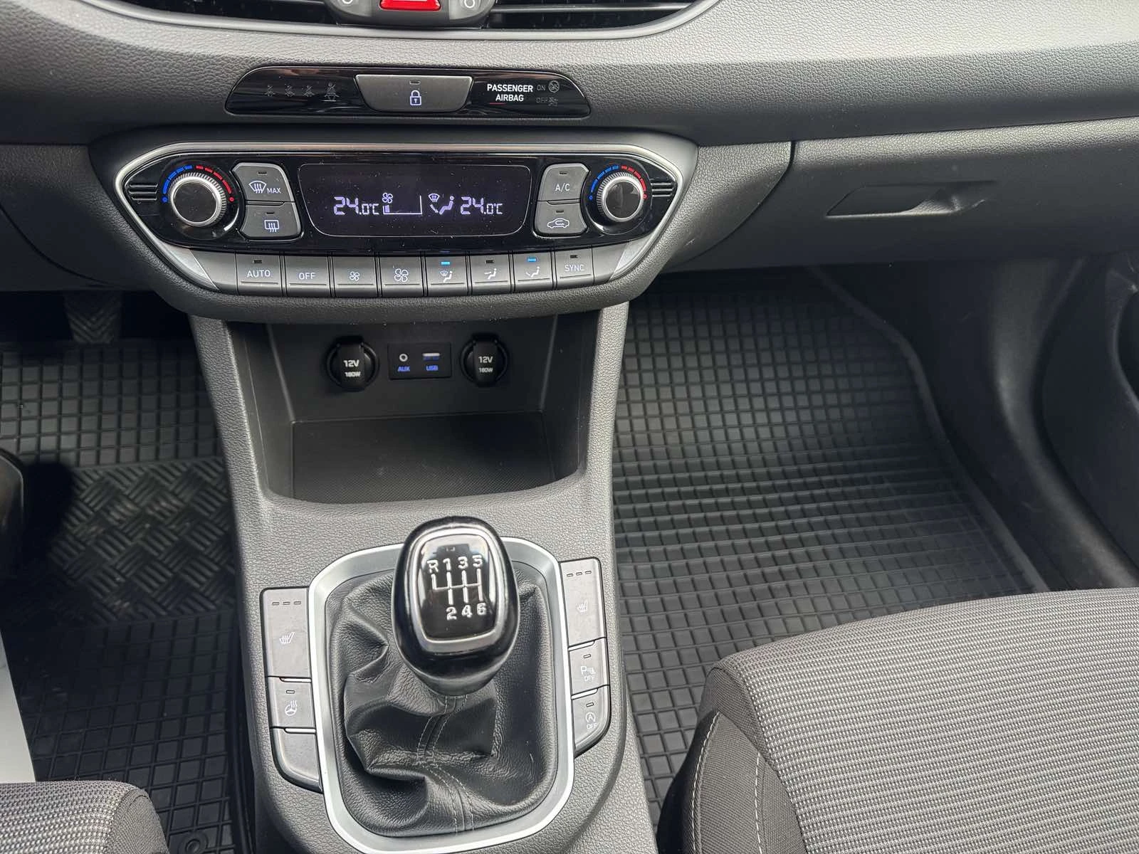 Hyundai I30 1.6DIESEL* NAVI* FULL* EVRO6 | Mobile.bg � ����������� 15