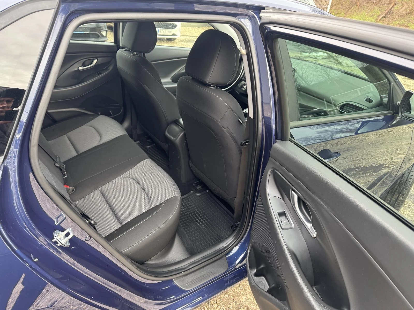 Hyundai I30 1.6DIESEL* NAVI* FULL* EVRO6 - изображение 9