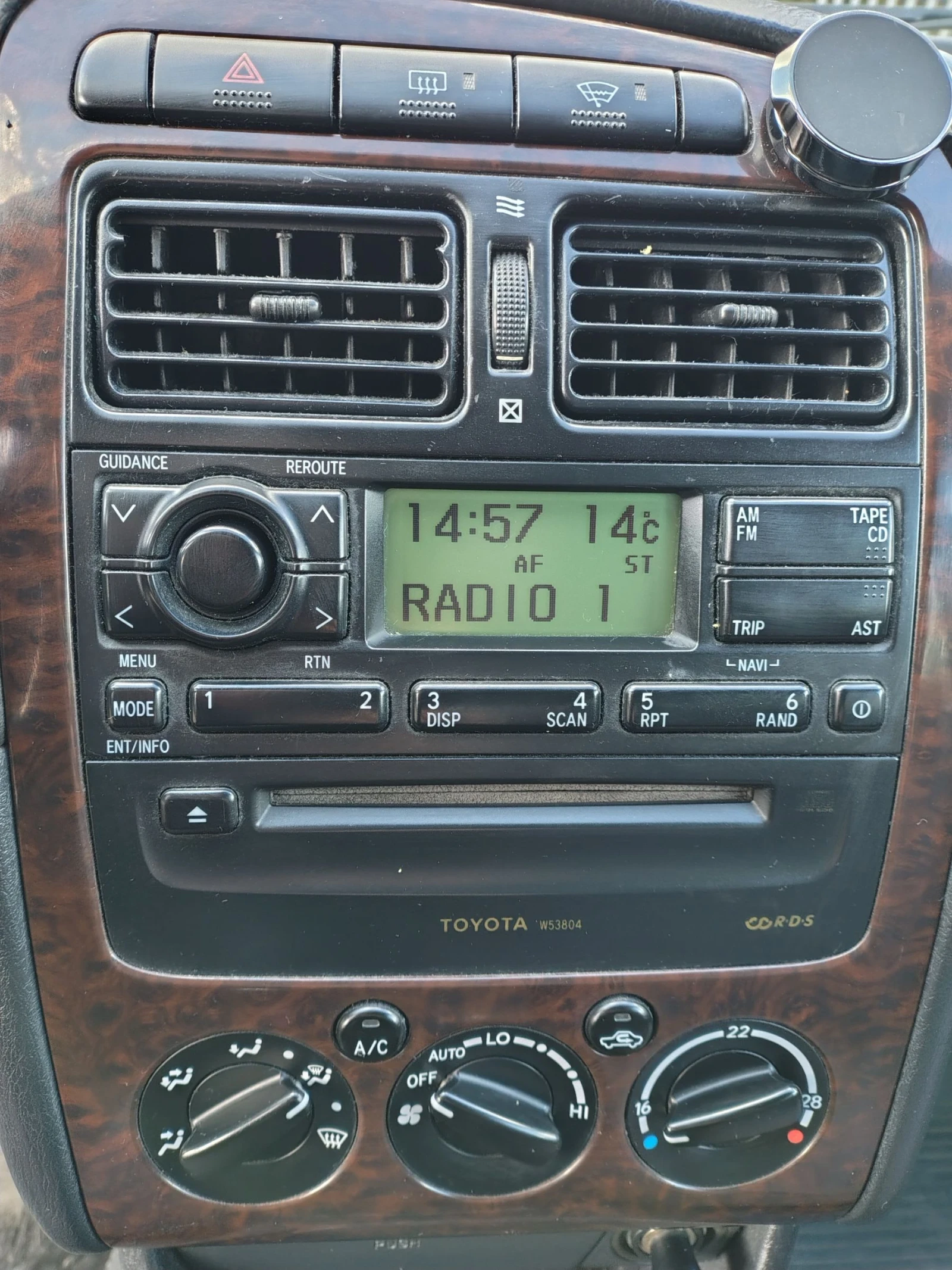 Toyota Avensis, снимка 4 - Автомобили и джипове - 53975408