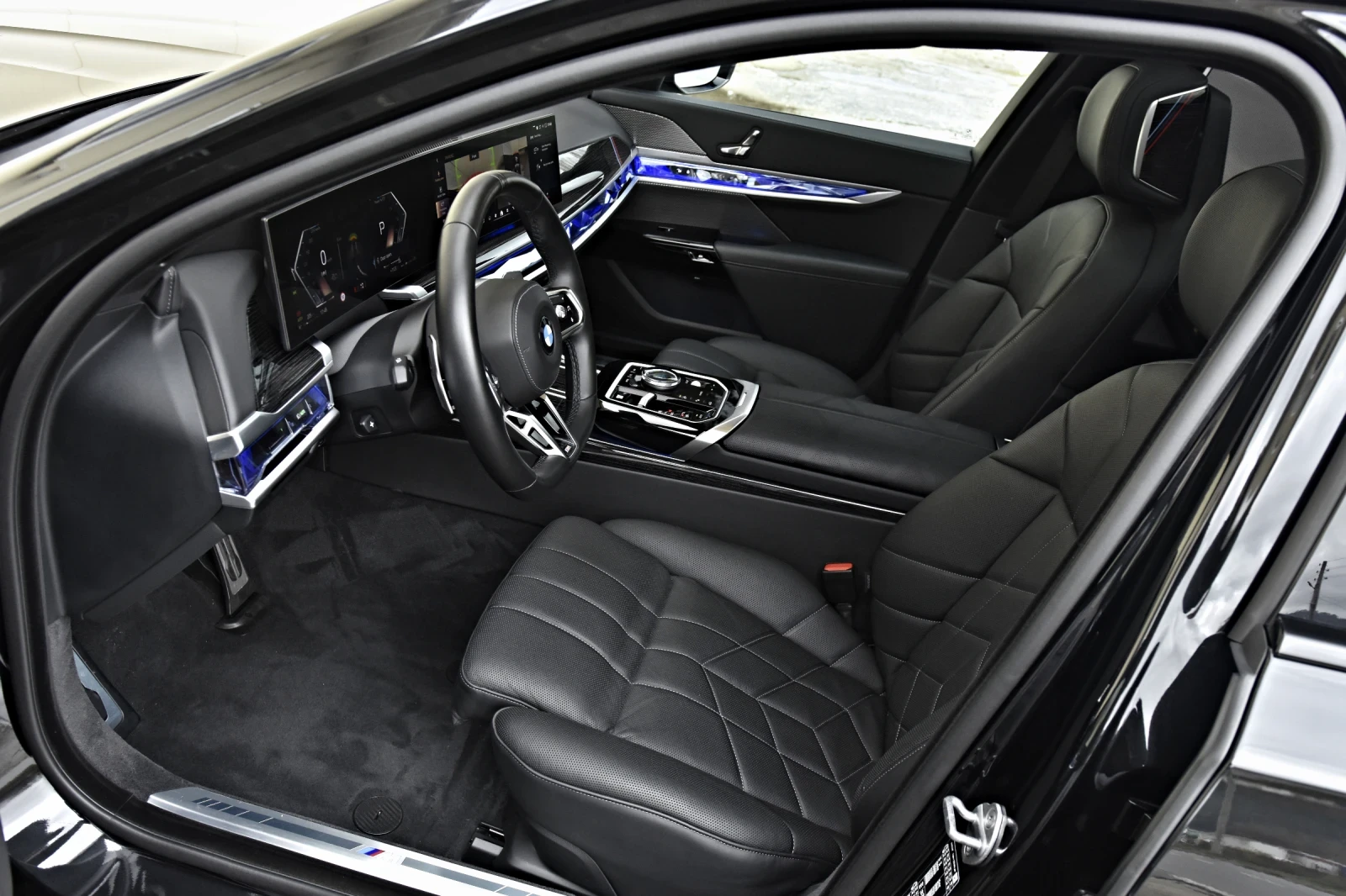 BMW 740 D M-SPORT M760I-OPTIC Xdrive B&W EXCLUSIVE SHADOW, снимка 8 - Автомобили и джипове - 54092862