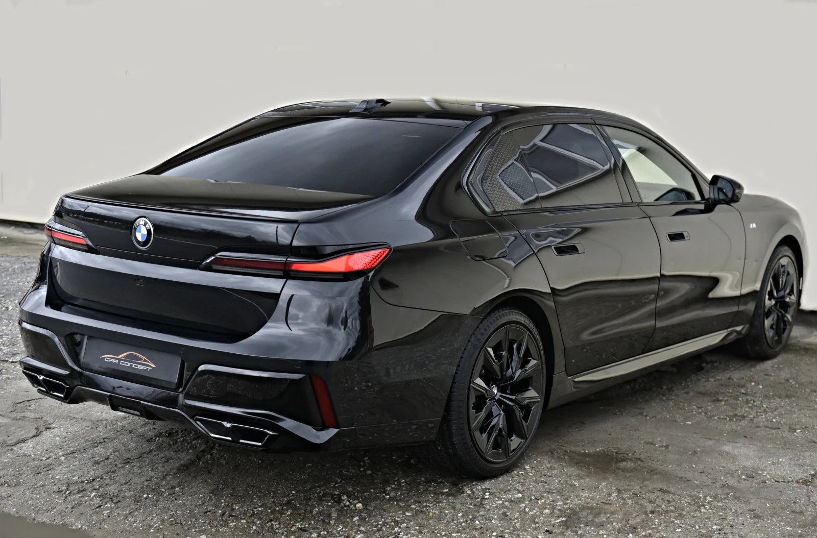 BMW 740 D M-SPORT M760I-OPTIC Xdrive B&W EXCLUSIVE SHADOW, снимка 4 - Автомобили и джипове - 54092862