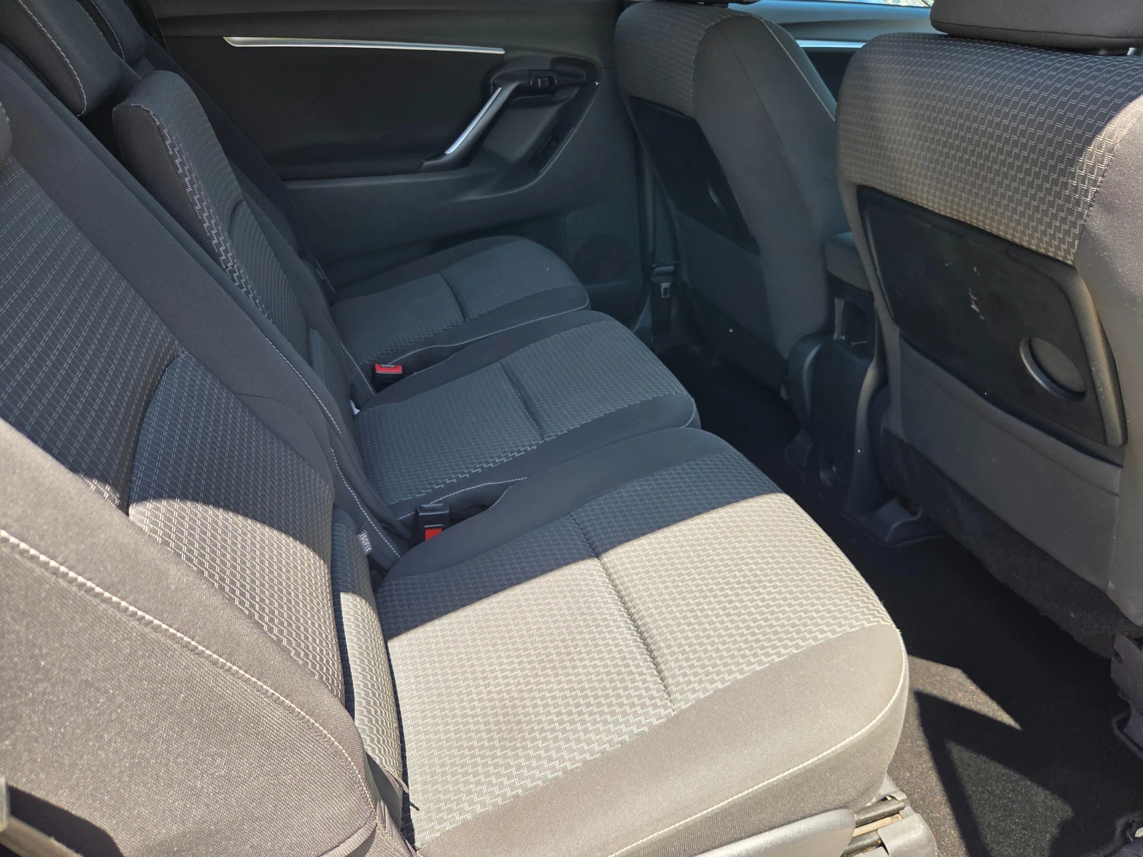 Toyota Verso 1.8 147k.c Trend Facelift Швейцария, снимка 12 - Автомобили и джипове - 54680385