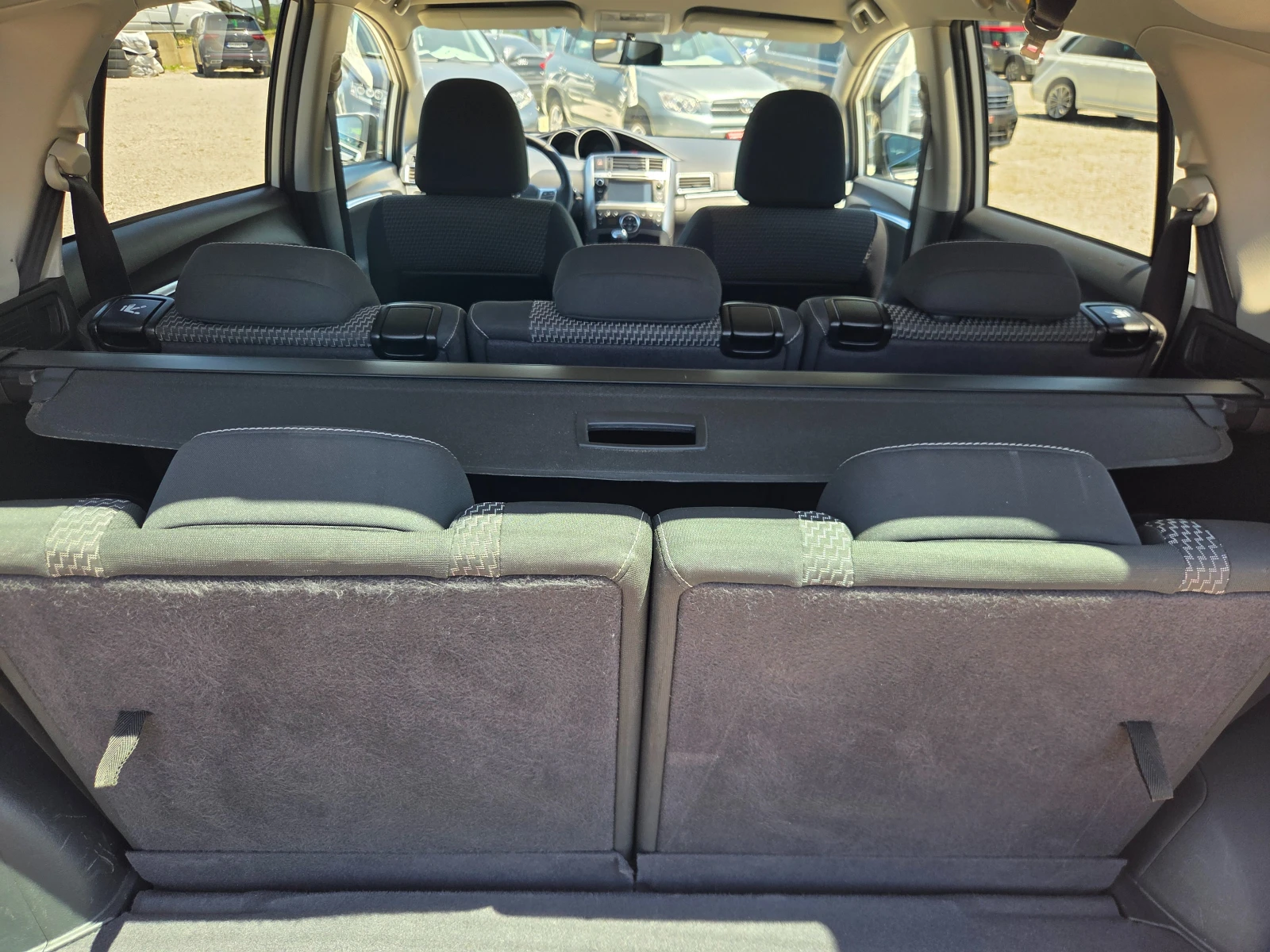 Toyota Verso 1.8 147k.c Trend Facelift Швейцария, снимка 15 - Автомобили и джипове - 54680385