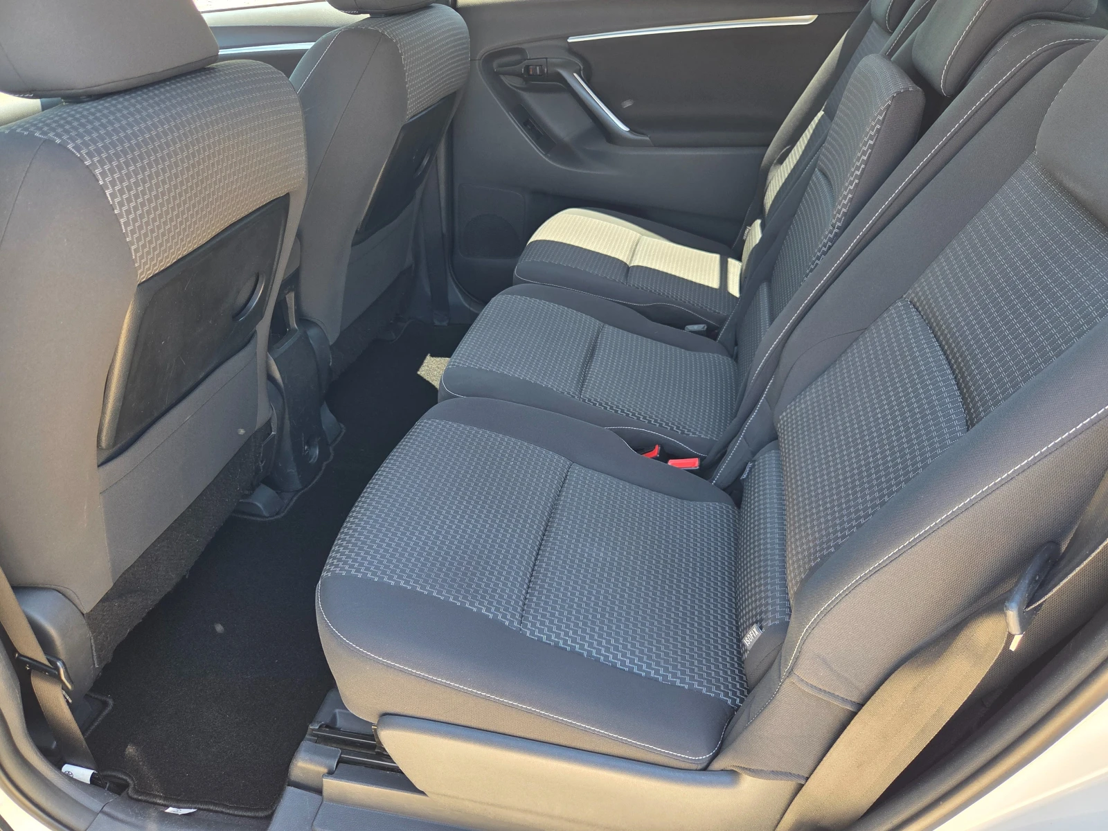 Toyota Verso 1.8 147k.c Trend Facelift Швейцария, снимка 11 - Автомобили и джипове - 54680385