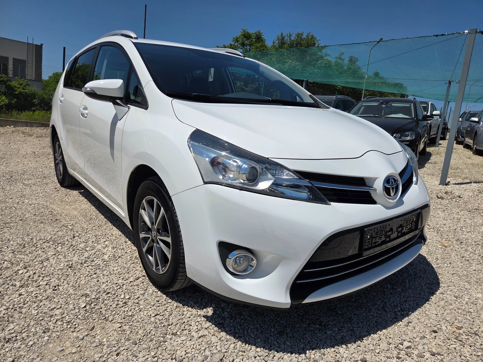 Toyota Verso 1.8 147k.c Trend Facelift Швейцария, снимка 3 - Автомобили и джипове - 54680385
