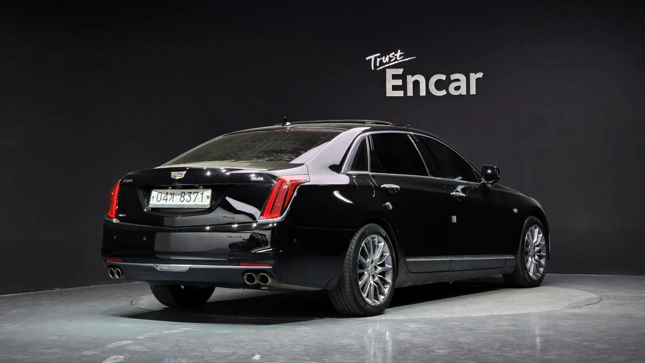 Cadillac CT6 360| ПАНО| ПОДГРЕВ| ОБДУХВАНЕ, снимка 2 - Автомобили и джипове - 54762729