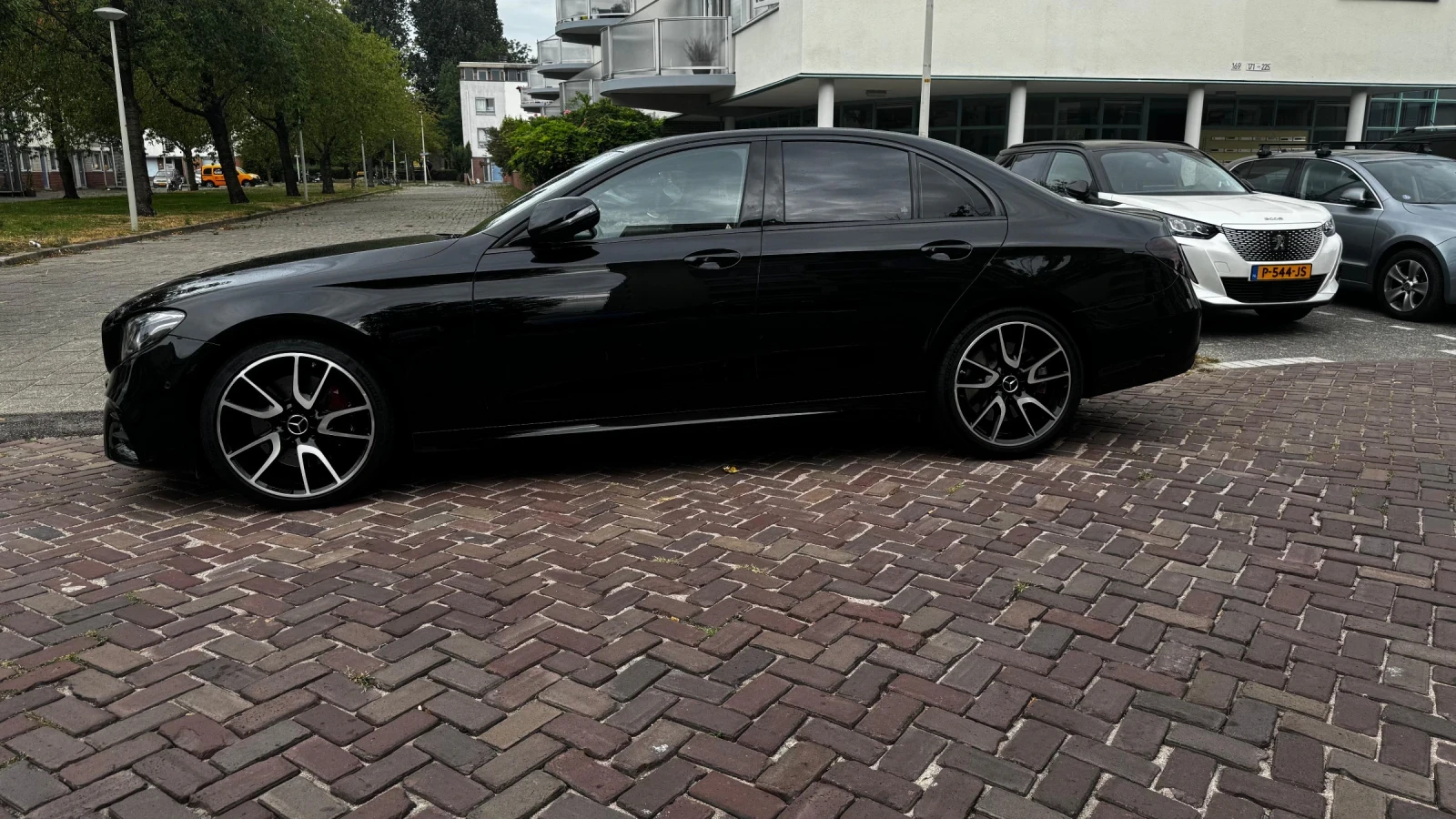 Mercedes-Benz E 43 AMG, снимка 3 - Автомобили и джипове - 55055052