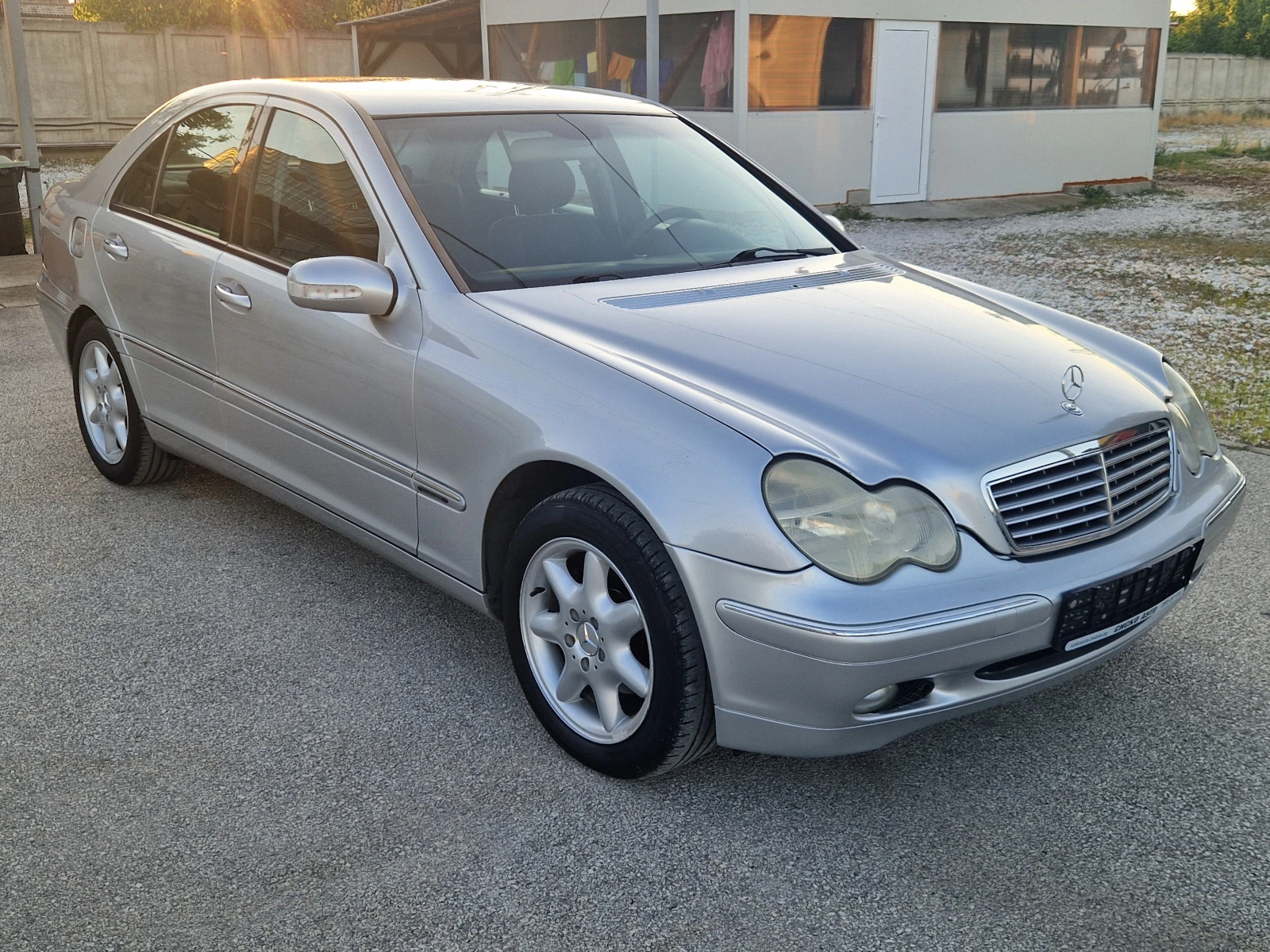 Mercedes-Benz C 180 COMPR+ GAS* 6sk* Avantgarde* SEDAN* ИСТИНСКИ КМ!!, снимка 6 - Автомобили и джипове - 55286539