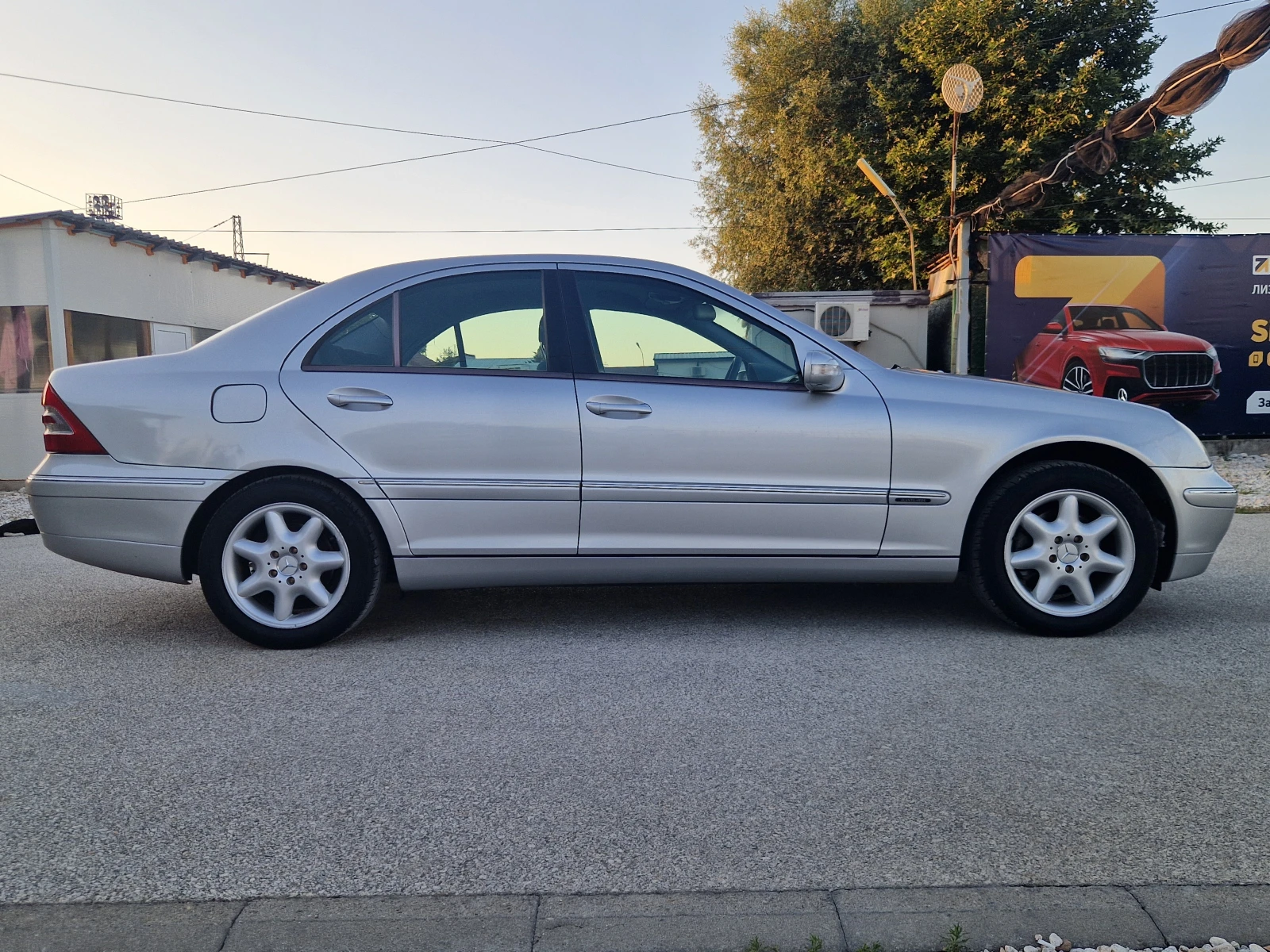 Mercedes-Benz C 180 COMPR+ GAS* 6sk* Avantgarde* SEDAN* ИСТИНСКИ КМ!!, снимка 5 - Автомобили и джипове - 55286539
