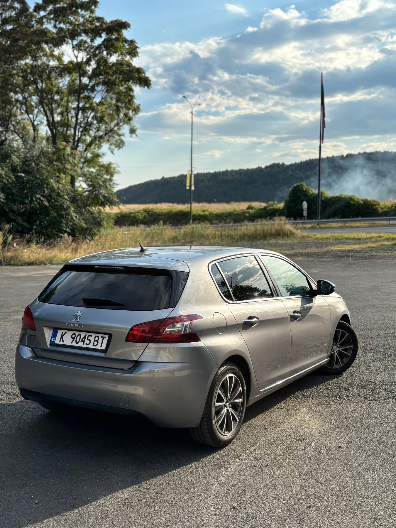 Peugeot 308 ПАНОРАМА/FullLed/KeyLess/ОБСЛУЖЕН/РЕГИСТРИРАН, снимка 4 - Автомобили и джипове - 55804918
