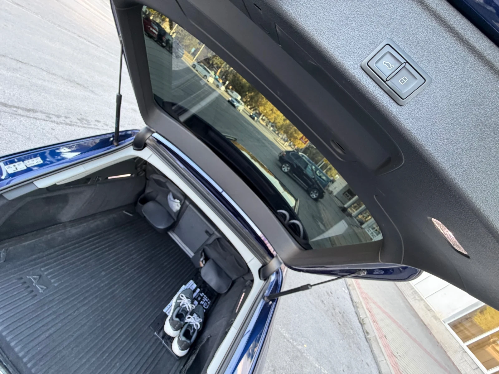 Audi A4 G-Tron Face Lift Distronic , снимка 8 - Автомобили и джипове - 55840656