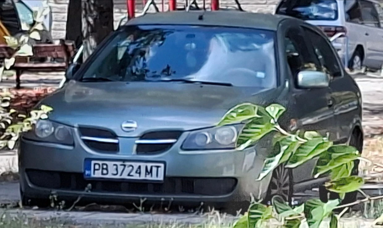 Nissan Almera, снимка 11 - Автомобили и джипове - 56058541