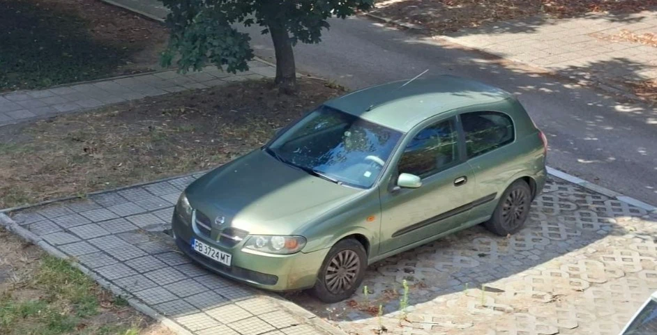 Nissan Almera, снимка 8 - Автомобили и джипове - 56058541