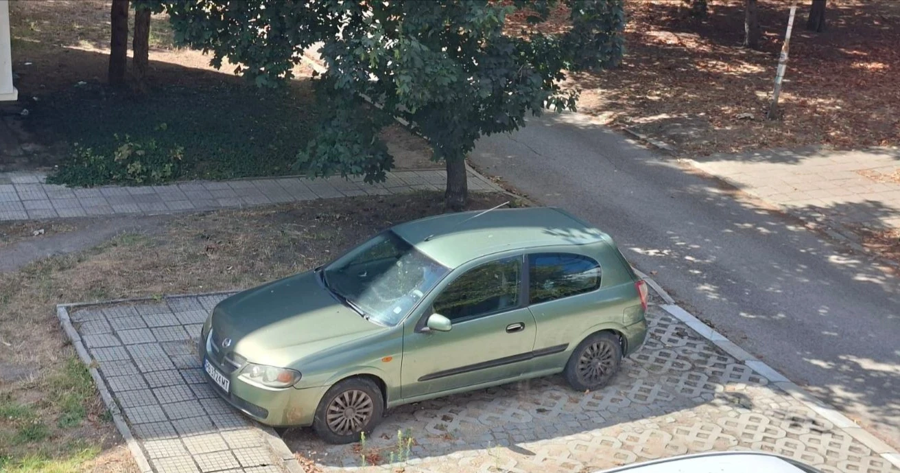 Nissan Almera, снимка 6 - Автомобили и джипове - 56058541