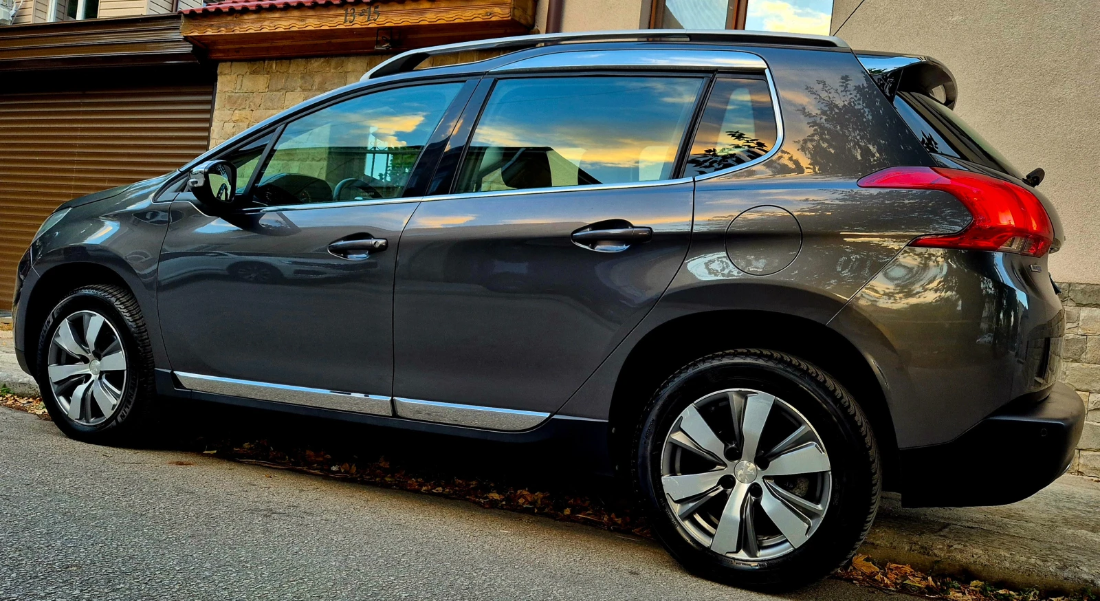 Peugeot 2008 1.6d-ALLURE-нави-нов, снимка 4 - Автомобили и джипове - 56248717