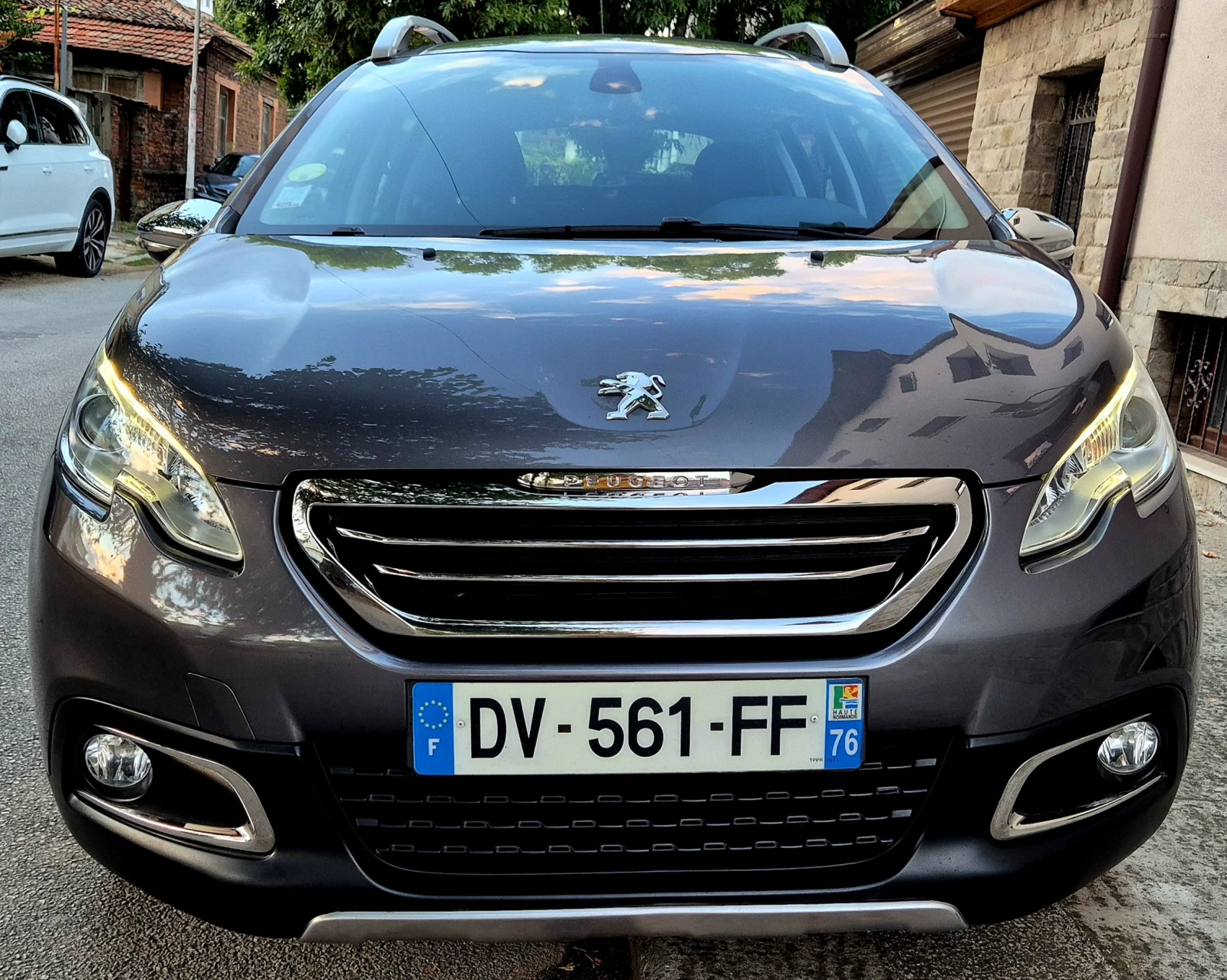 Peugeot 2008 1.6d-ALLURE-нави-нов