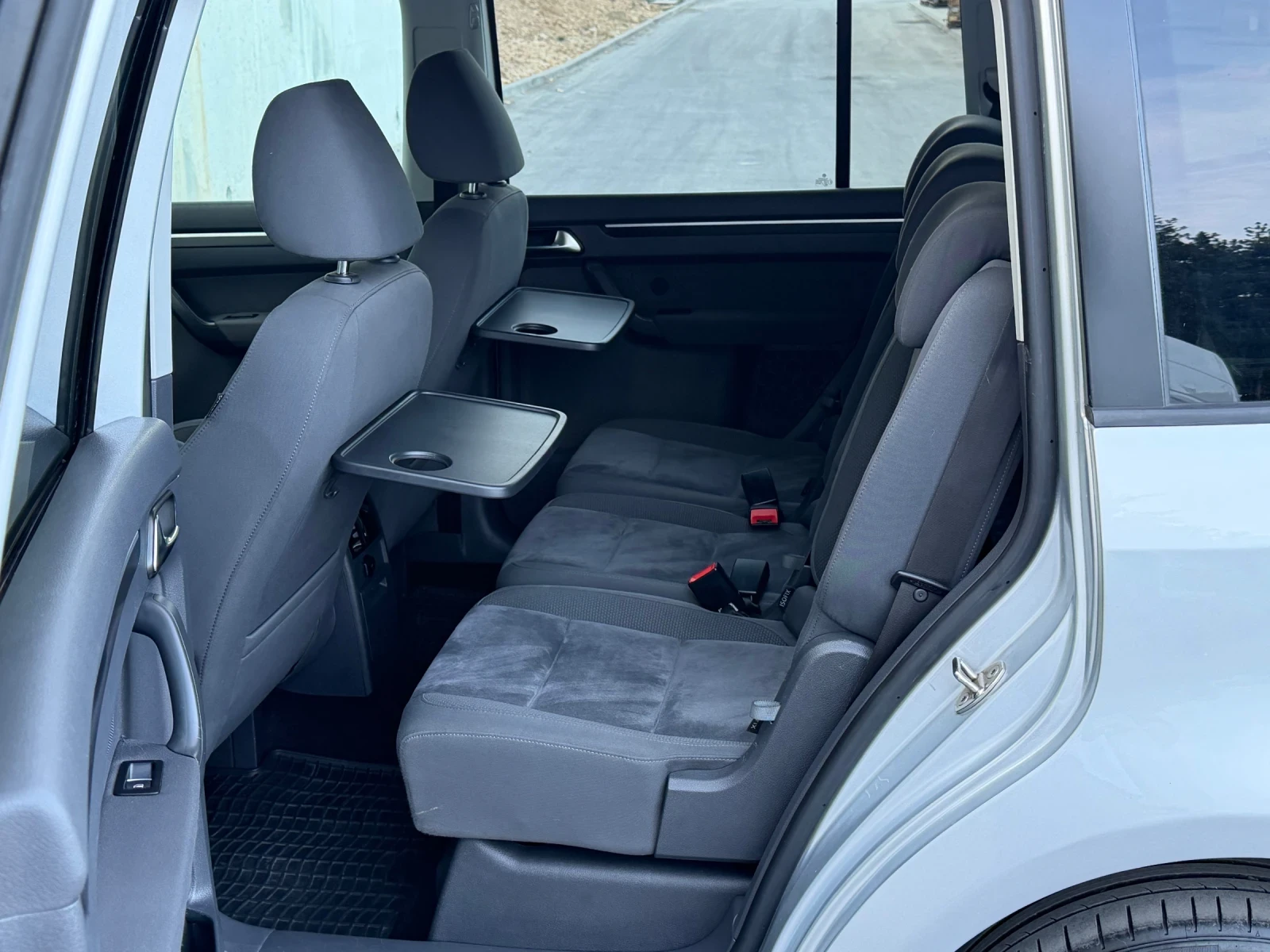 VW Touran 2.0TDi 140�� * High-Line* * ������*  | Mobile.bg � ����������� 8
