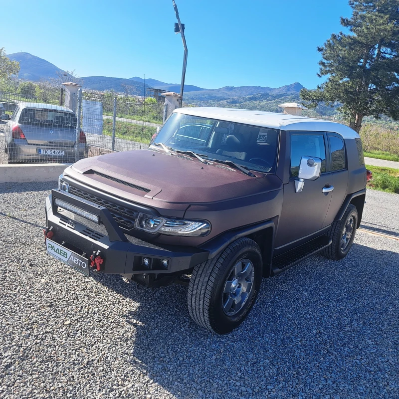 Toyota Fj cruiser 4.0 V6 24V (239 Hp)* 4X4* УНИКАТ!* , снимка 2 - Автомобили и джипове - 51806663