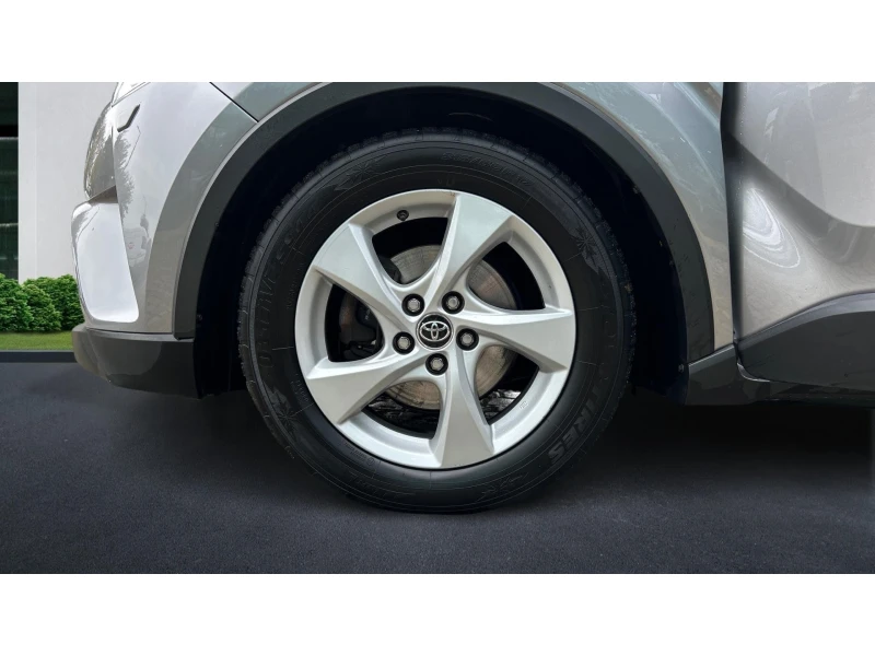 Toyota C-HR Месечна вноска от 563 лв., снимка 16 - Автомобили и джипове - 52341435