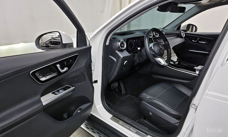 Mercedes-Benz GLC 220, снимка 10 - Автомобили и джипове - 53074453