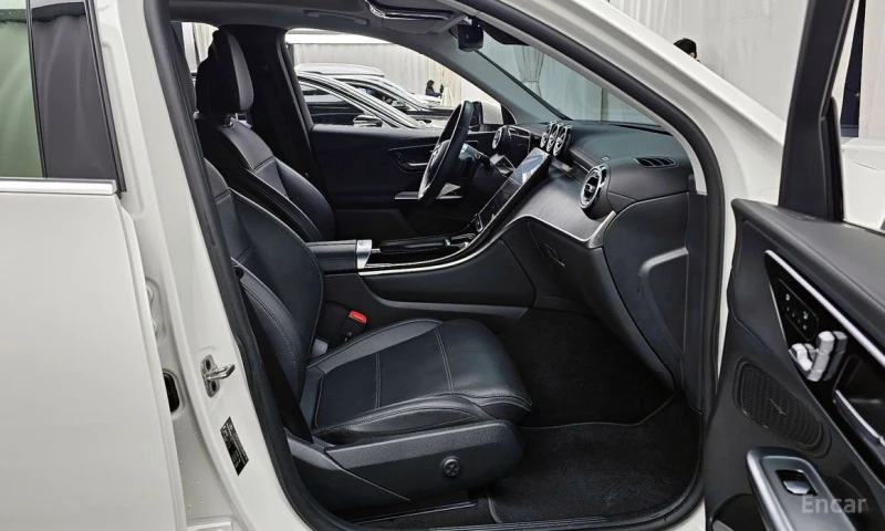 Mercedes-Benz GLC 220, снимка 11 - Автомобили и джипове - 53074453