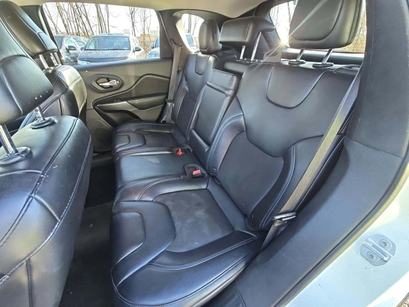 Jeep Cherokee, снимка 10 - Автомобили и джипове - 53154442