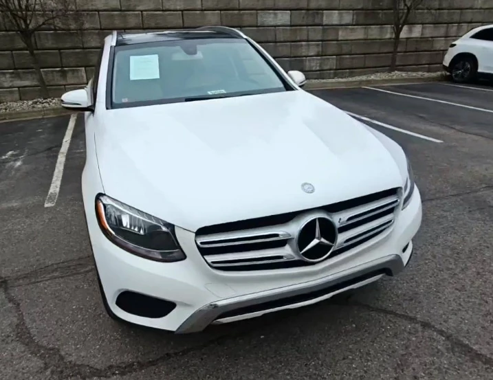 Mercedes-Benz GLC 300 4MATIC Burmester* Пано* Кейлес* М.точка* Следене* - 31500 лв. - 71782929 | Car24.bg