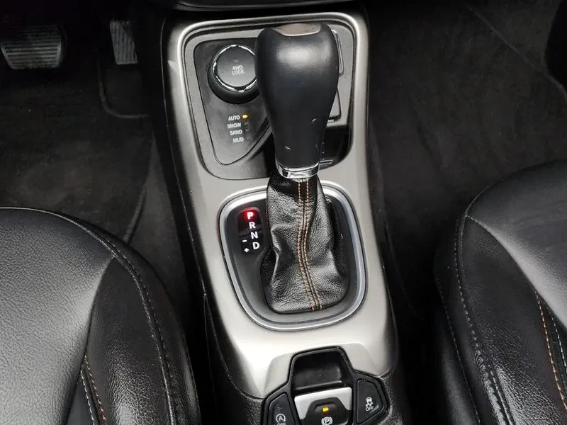 Jeep Compass 2.4 AWD , снимка 9 - Автомобили и джипове - 56462942
