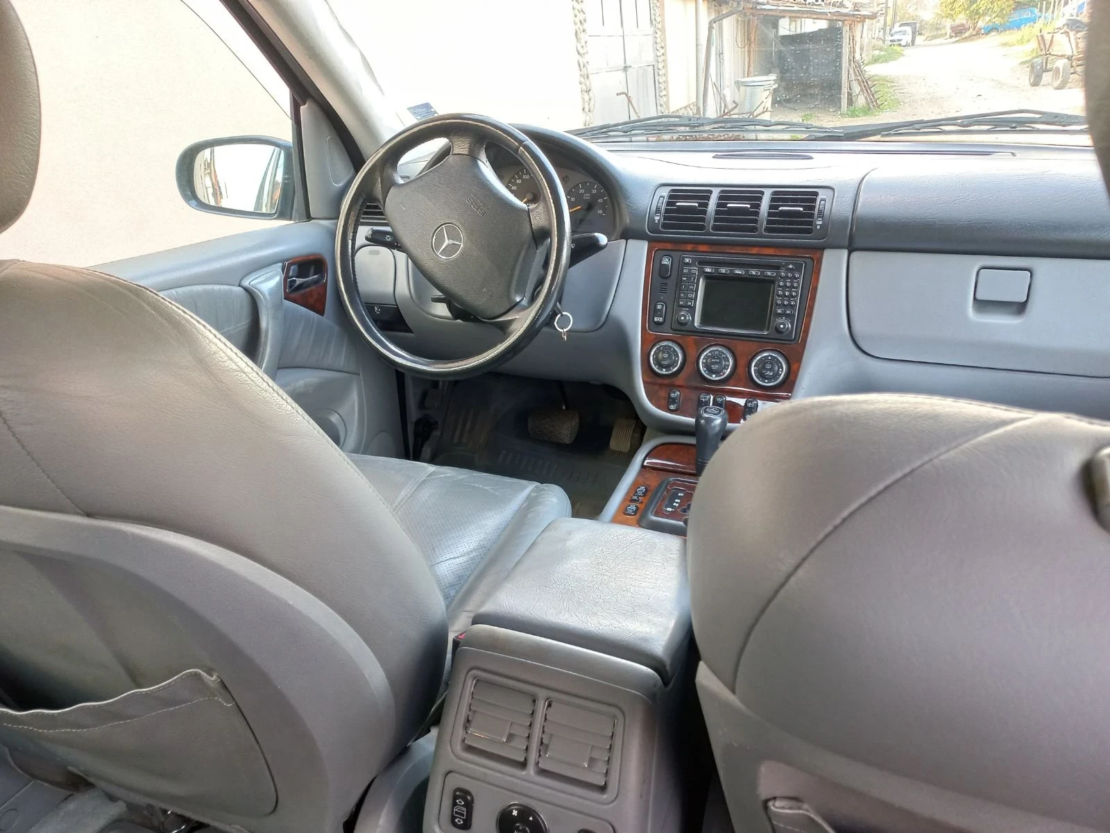 Mercedes-Benz ML 270  - изображение 3