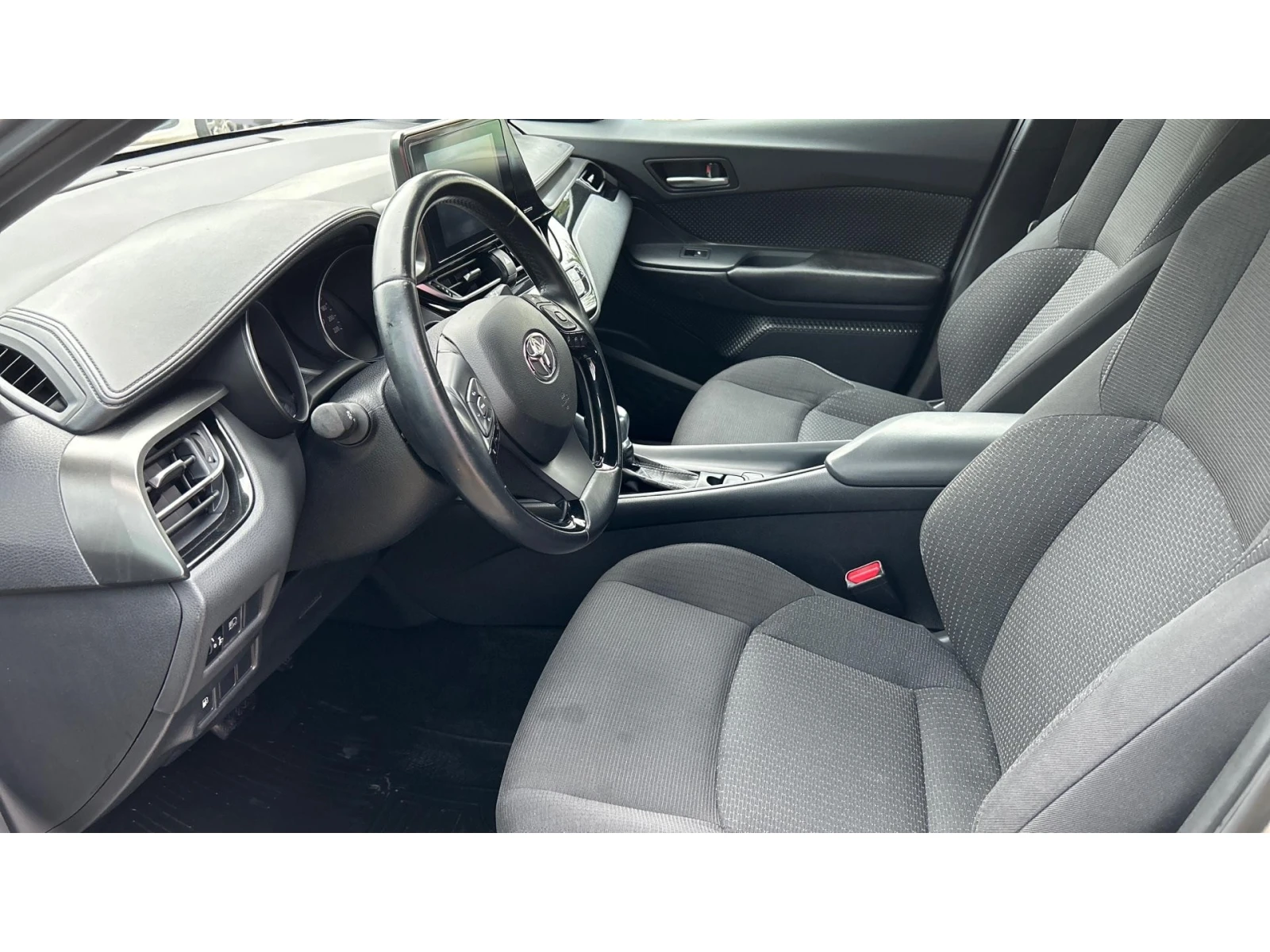 Toyota C-HR    563 . | Mobile.bg   12