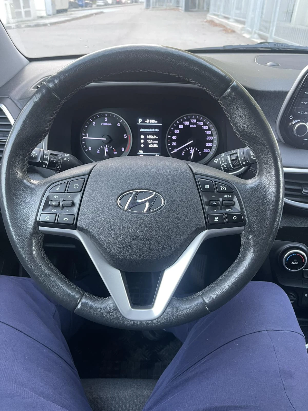 Hyundai Tucson Premium 4x4 8AT Automatic 2.0 CRDi 185 кс - изображение 8