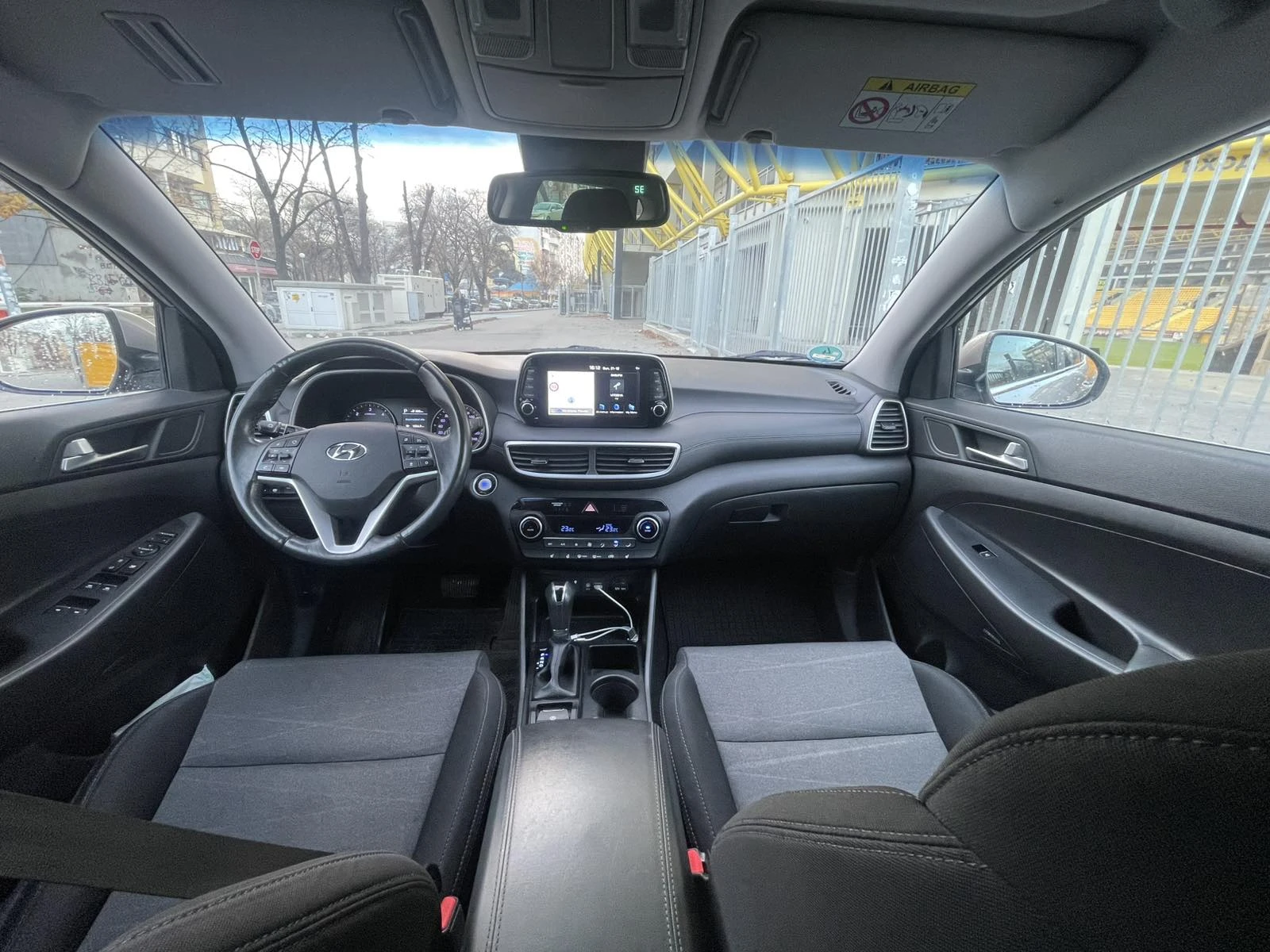 Hyundai Tucson Premium 4x4 8AT Automatic 2.0 CRDi 185 кс - изображение 9