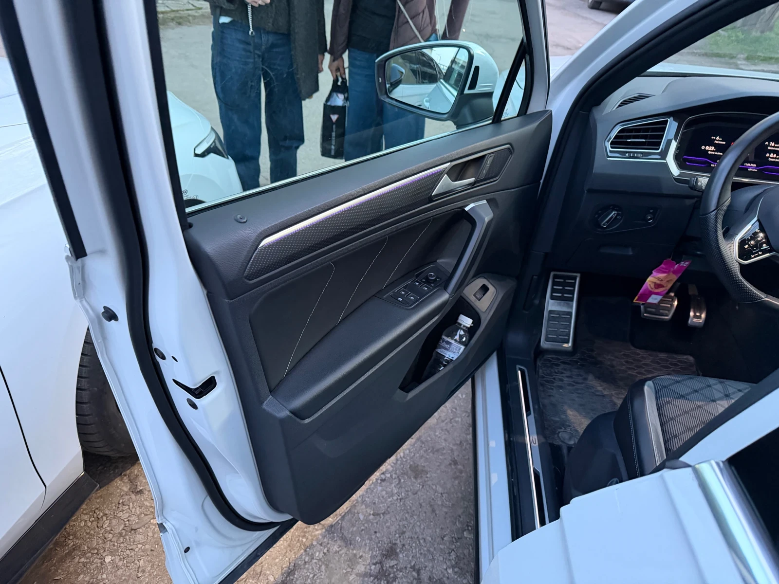 VW Tiguan, снимка 4 - Автомобили и джипове - 53810295