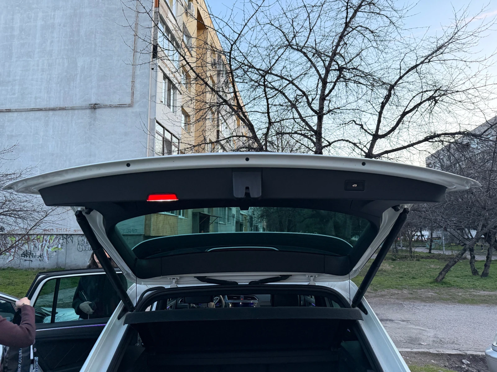 VW Tiguan, снимка 7 - Автомобили и джипове - 53810295