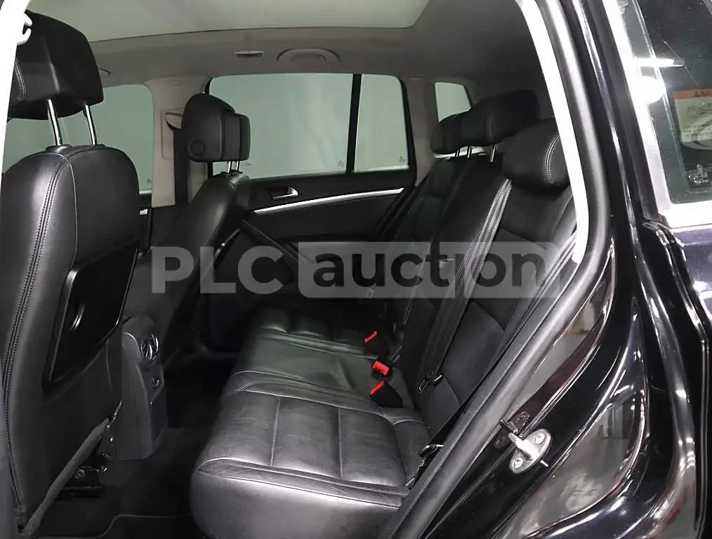 VW Tiguan, снимка 10 - Автомобили и джипове - 54126165