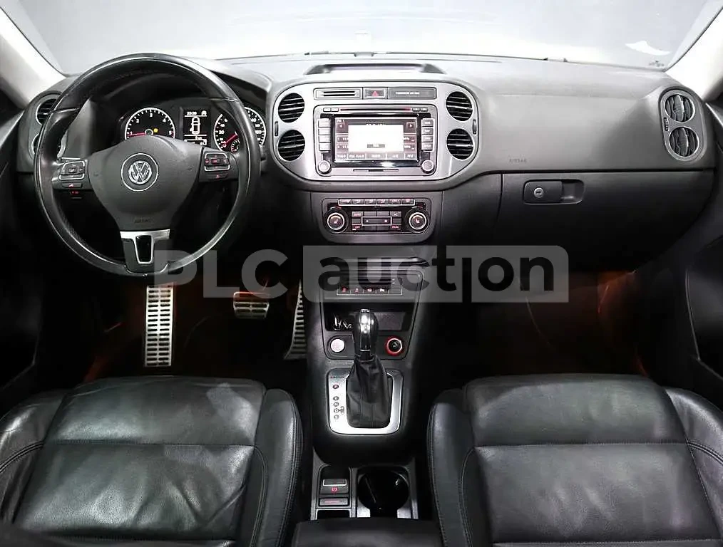 VW Tiguan, снимка 7 - Автомобили и джипове - 54126165