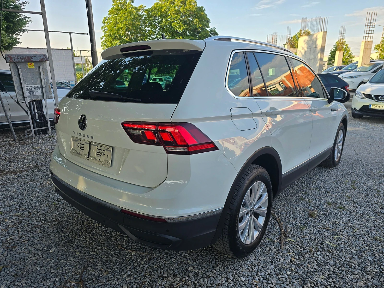 VW Tiguan 2.0TDI-150kc/AVTOMAT/DISTRONIK/DIGITAL, снимка 5 - Автомобили и джипове - 54768922