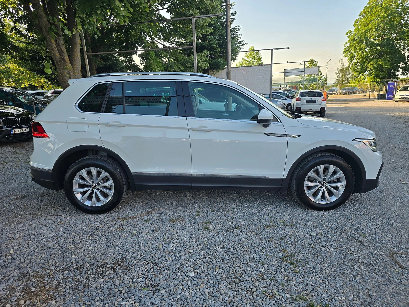 VW Tiguan 2.0TDI-150kc/AVTOMAT/DISTRONIK/DIGITAL, снимка 4 - Автомобили и джипове - 54768922