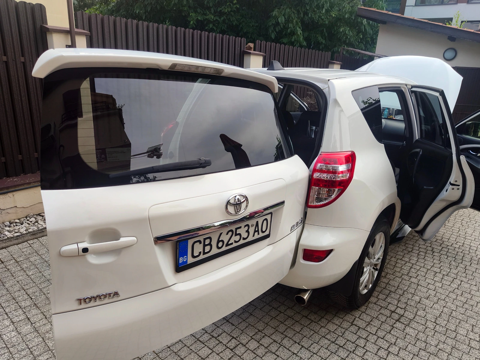 Toyota Rav4 2.2D-4D FWD, снимка 6 - Автомобили и джипове - 55354674