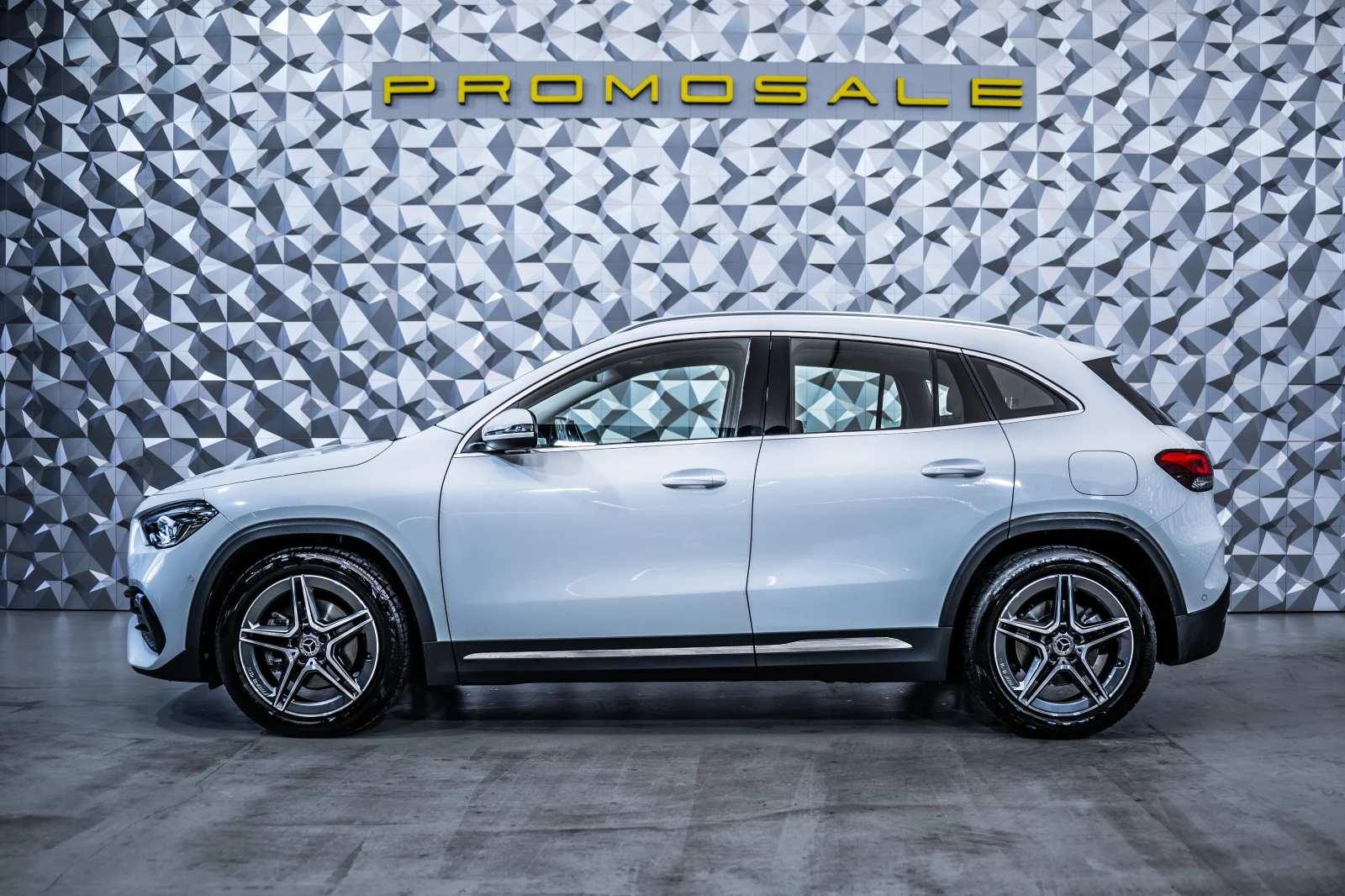 Mercedes-Benz GLA 220 d 4M AMG* Pano* Camera, снимка 3 - Автомобили и джипове - 55529089