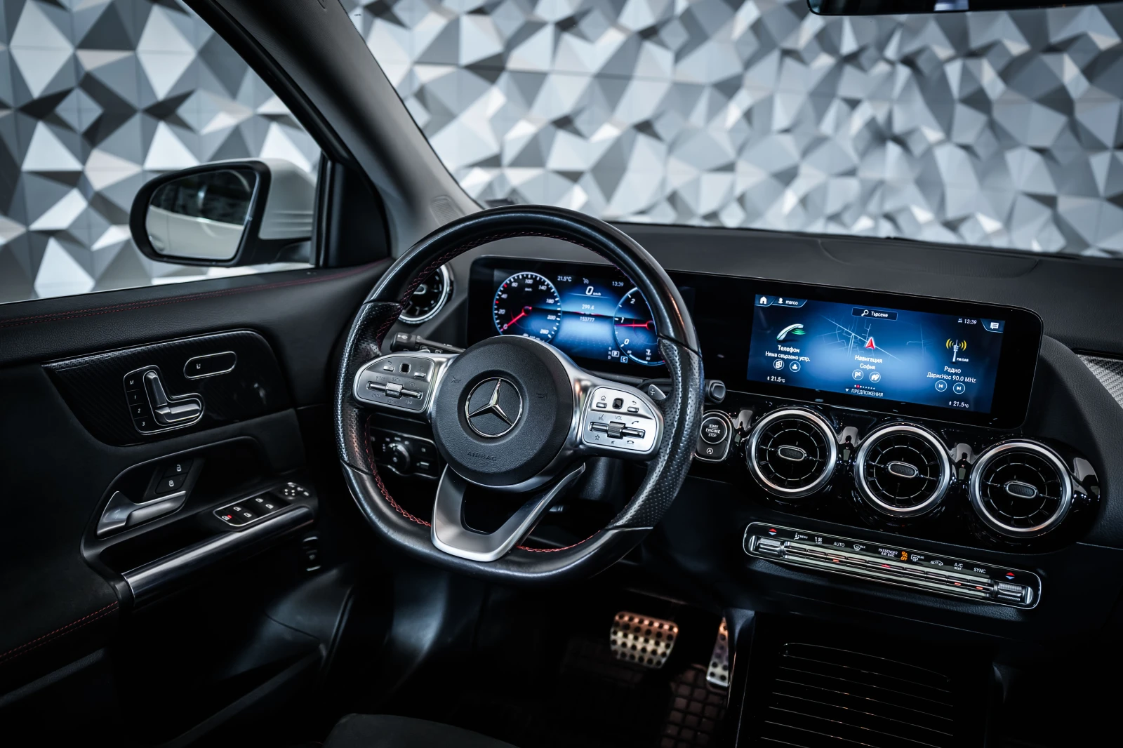 Mercedes-Benz GLA 220 d 4M AMG* Pano* Camera, снимка 10 - Автомобили и джипове - 55529089
