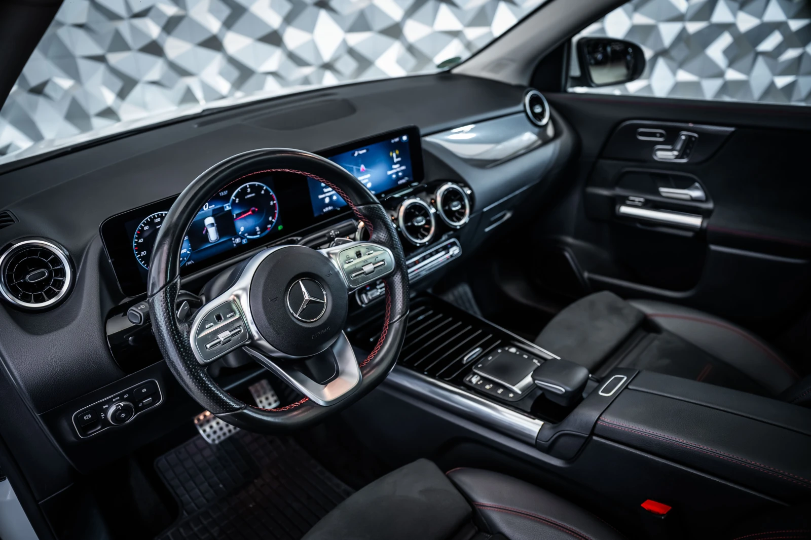 Mercedes-Benz GLA 220 d 4M AMG* Pano* Camera, снимка 8 - Автомобили и джипове - 55529089