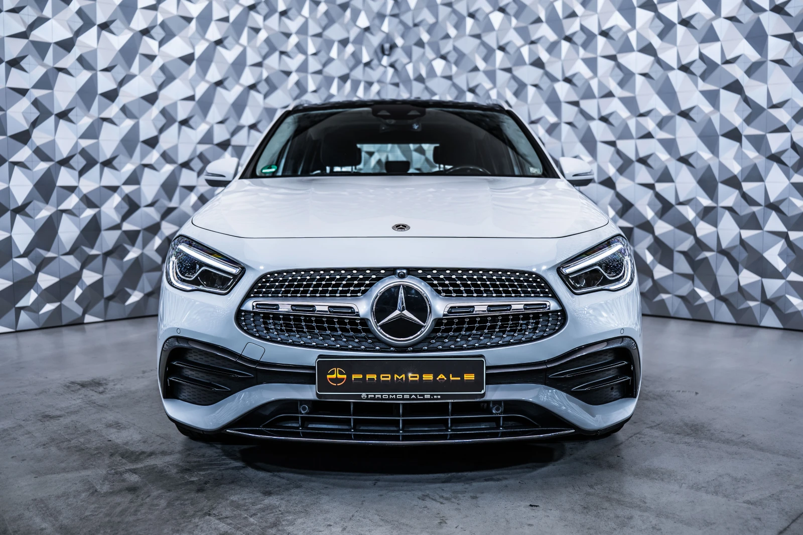 Mercedes-Benz GLA 220 d 4M AMG* Pano* Camera, снимка 2 - Автомобили и джипове - 55529089