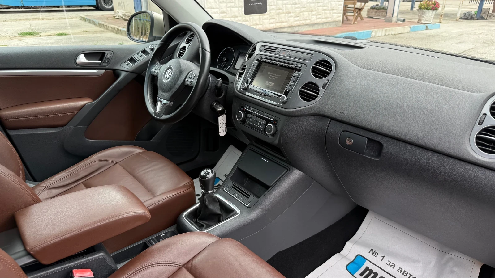 VW Tiguan 2.0/4x4/ Италия!, снимка 7 - Автомобили и джипове - 55906259