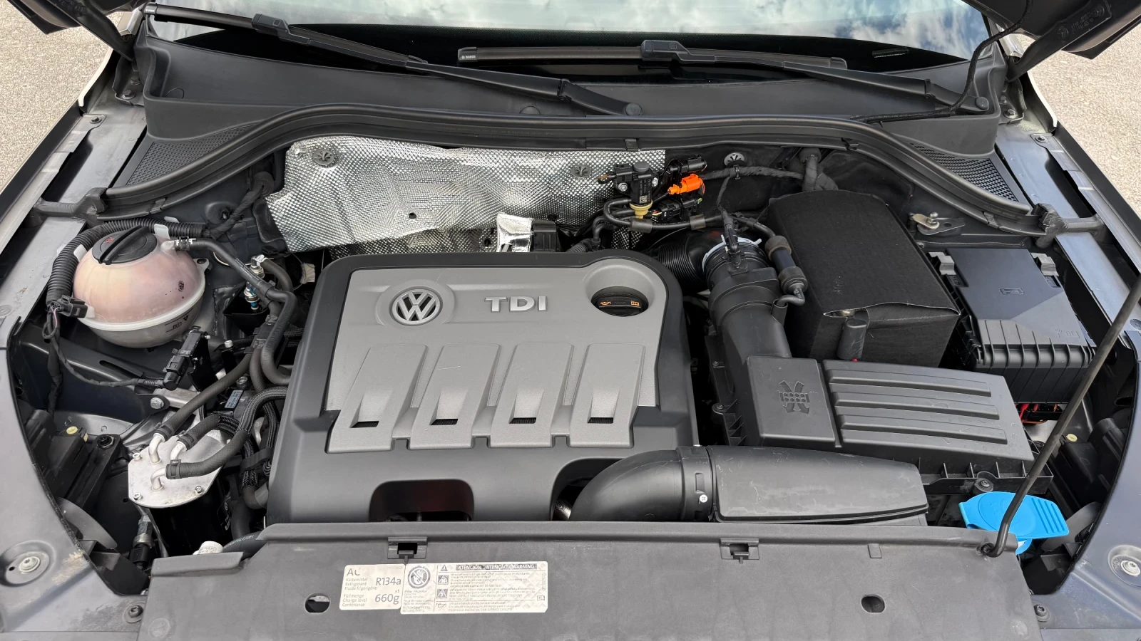 VW Tiguan 2.0/4x4/ Италия!, снимка 13 - Автомобили и джипове - 55906259