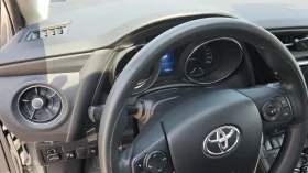 Toyota Auris 1.8 хибрид.Бензин, снимка 4